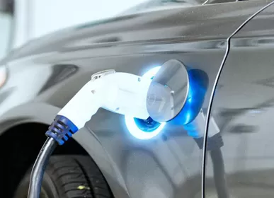 Lithiumprijzen schoten omhoog en nieuwe energievoertuigen kregen dit jaar hun vierde prijsverhoging.