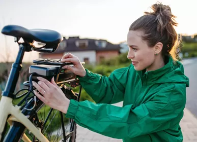 Voorzorgsmaatregelen bij het opladen van elektrische fietsen
