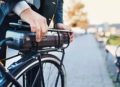 Voorzorgsmaatregelen voor het gebruik van opladers voor elektrische fietsen