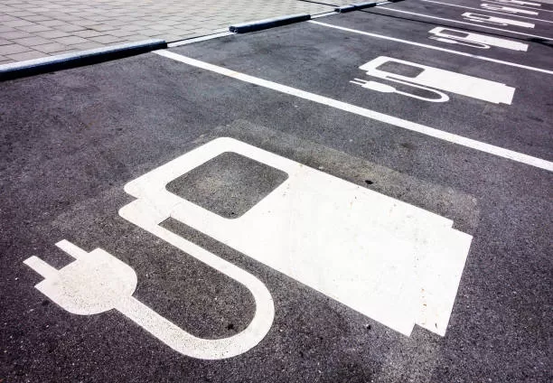 De detailhandelsverkopen van nieuwe energiepersonenauto's in augustus bedroegen 529.000 eenheden, een stijging van 111,2% op jaarbasis De detailhandelsverkopen van nieuwe energiepersonenauto's in augustus bedroegen 529.000 eenheden, een stijging van 111,2% op jaarbasis