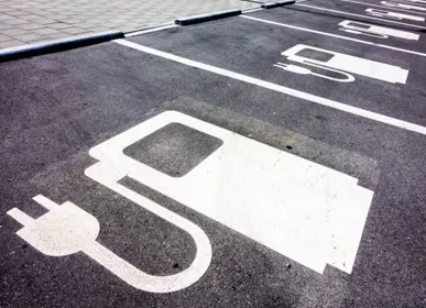De detailhandelsverkoop van nieuwe energie-personenauto's in augustus bedroeg 529.000 eenheden, een stijging van 111,2% op jaarbasis.